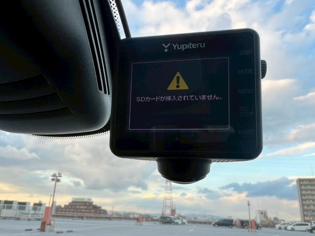 セレナ ハイウェイスター　Ｖセレクション　純正９インチナビ・後席モニター・パーキングアシスト・アラウンドビューモニター・フルセグＴＶ・ドライブレコーダー・バックカメラ・ＥＴＣ・両側電動スライドドア・電動格納ミラー（19枚目）