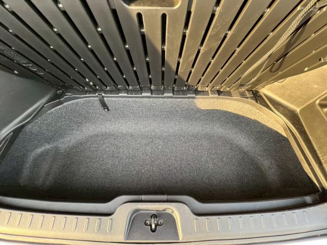 セレナ ハイウェイスター 純正ナビ・アラウンドビューモニター・パーキングアシスト・フルセグTV・バックカメラ・衝突軽減ブレーキ・ETC・オートライト・クルーズコントロール・ステアリングスイッチ・スマートキー(8枚目)