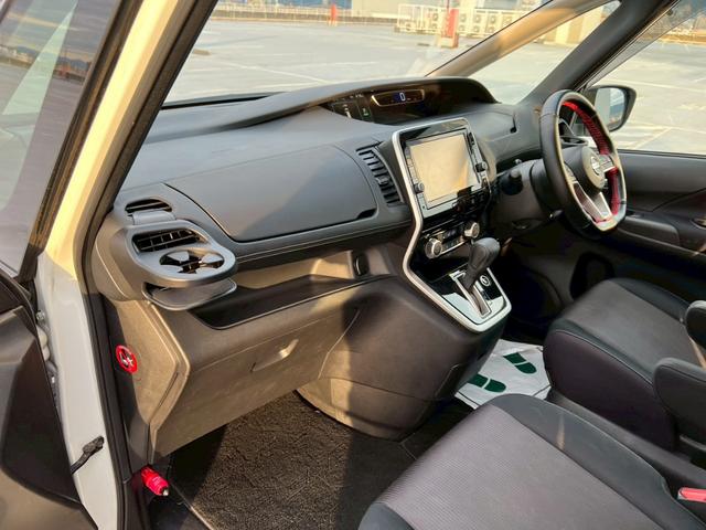 セレナ ハイウェイスター 純正ナビ・アラウンドビューモニター・パーキングアシスト・フルセグTV・バックカメラ・衝突軽減ブレーキ・ETC・オートライト・クルーズコントロール・ステアリングスイッチ・スマートキー(35枚目)