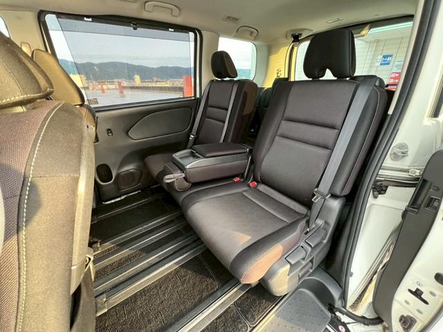 セレナ ハイウェイスター 純正ナビ・アラウンドビューモニター・パーキングアシスト・フルセグTV・バックカメラ・衝突軽減ブレーキ・ETC・オートライト・クルーズコントロール・ステアリングスイッチ・スマートキー(47枚目)