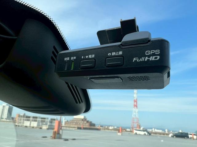 セレナ ハイウェイスター 両側電動スライドドア・パーキングアシスト・レーンキープアシスト・フリップダウンモニター・アラウンドビューモニター・純正ナビ・ドライブレコーダー・ETC・衝突軽減ブレーキ・ルーフキャリア(11枚目)