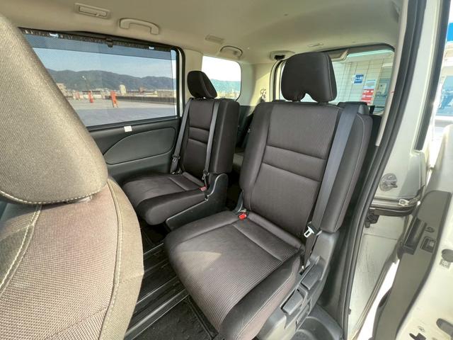 セレナ ハイウェイスター 両側電動スライドドア・パーキングアシスト・レーンキープアシスト・フリップダウンモニター・アラウンドビューモニター・純正ナビ・ドライブレコーダー・ETC・衝突軽減ブレーキ・ルーフキャリア(17枚目)