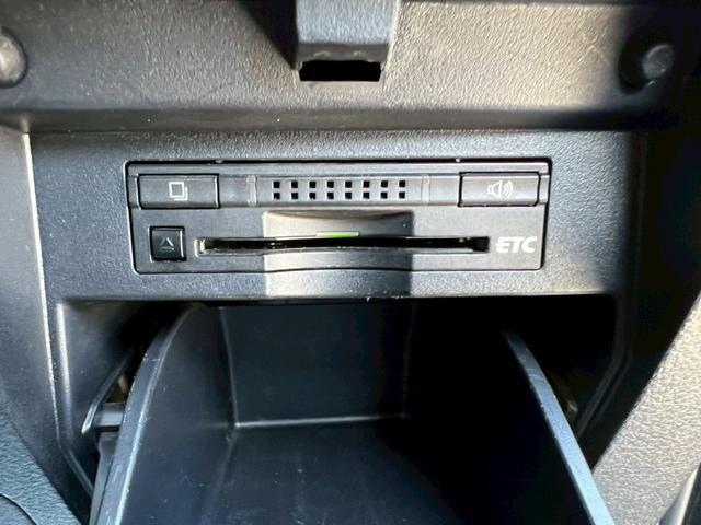 ヴェルファイア ２．５Ｚ　地デジ対応ナビ・ビルトインＥＴＣ・ＢｌｕｅｔｏｏｔｈＡｕｄｉｏ対応・バックモニター・後部座席エアコン・後部座席モニター・プッシュスタート・両側パワースライドドア・ドライブレコーダー（8枚目）