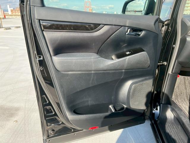 ヴェルファイア ２．５Ｚ　地デジ対応ナビ・ビルトインＥＴＣ・ＢｌｕｅｔｏｏｔｈＡｕｄｉｏ対応・バックモニター・後部座席エアコン・後部座席モニター・プッシュスタート・両側パワースライドドア・ドライブレコーダー（41枚目）