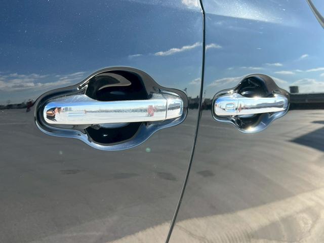 ヴェルファイア ２．５Ｚ　地デジ対応ナビ・ビルトインＥＴＣ・ＢｌｕｅｔｏｏｔｈＡｕｄｉｏ対応・バックモニター・後部座席エアコン・後部座席モニター・プッシュスタート・両側パワースライドドア・ドライブレコーダー（56枚目）