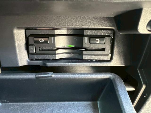 セレナ ハイウェイスター　Ｖセレクション　クルーズコントロール・ＢｌｕｅｔｏｏｔｈＡｕｄｉｏ対応・バックモニター・ビルトインＥＴＣ・プッシュスタート・後部座席エアコン・後部座席モニター・ドライブレコーダー両側パワースライドドア（10枚目）