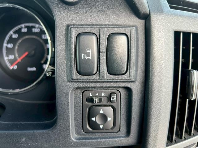 デリカＤ：５ Ｇ　パワーパッケージ　ビルトインＥＴＣ・ＢｌｕｅｔｏｏｔｈＡｕｄｉｏ対応・バックモニター・クルーズコントロール・３列シート・地デジ対応ナビ・片側パワースライドドア・社外ナビ・フルセグＴＶ・ＳＤナビ（8枚目）