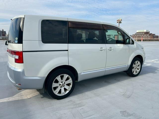 デリカＤ：５ Ｇ　パワーパッケージ　ビルトインＥＴＣ・ＢｌｕｅｔｏｏｔｈＡｕｄｉｏ対応・バックモニター・クルーズコントロール・３列シート・地デジ対応ナビ・片側パワースライドドア・社外ナビ・フルセグＴＶ・ＳＤナビ（66枚目）