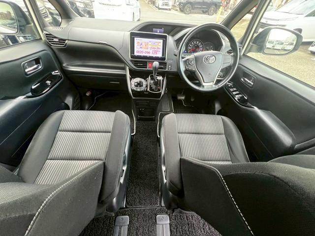 ヴォクシー ＺＳ　煌　純正ナビ・両側電動スライドドア・フルセグＴＶ・バックカメラ・Ｂｌｕｅｔｏｏｔｈ・ＥＴＣ・ドライブレコーダー・オートライト・スマートキー・アイドリングストップ・純正アルミホイール・クルコン（6枚目）