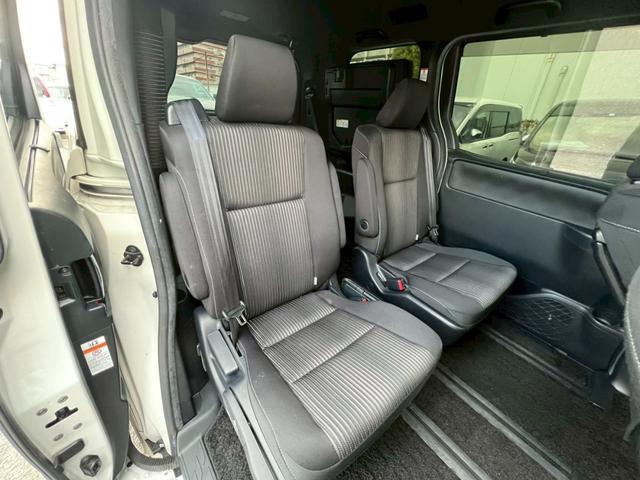 ヴォクシー ＺＳ　煌　純正ナビ・両側電動スライドドア・フルセグＴＶ・バックカメラ・Ｂｌｕｅｔｏｏｔｈ・ＥＴＣ・ドライブレコーダー・オートライト・スマートキー・アイドリングストップ・純正アルミホイール・クルコン（8枚目）
