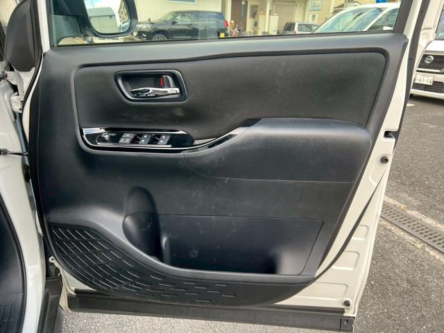 ヴォクシー ＺＳ　煌　純正ナビ・両側電動スライドドア・フルセグＴＶ・バックカメラ・Ｂｌｕｅｔｏｏｔｈ・ＥＴＣ・ドライブレコーダー・オートライト・スマートキー・アイドリングストップ・純正アルミホイール・クルコン（10枚目）