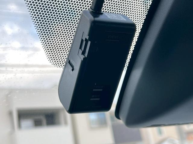 ヴォクシー ＺＳ　煌　純正ナビ・両側電動スライドドア・フルセグＴＶ・バックカメラ・Ｂｌｕｅｔｏｏｔｈ・ＥＴＣ・ドライブレコーダー・オートライト・スマートキー・アイドリングストップ・純正アルミホイール・クルコン（20枚目）