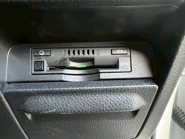 ヴォクシー ＺＳ　煌　純正ナビ・両側電動スライドドア・フルセグＴＶ・バックカメラ・Ｂｌｕｅｔｏｏｔｈ・ＥＴＣ・ドライブレコーダー・オートライト・スマートキー・アイドリングストップ・純正アルミホイール・クルコン（26枚目）