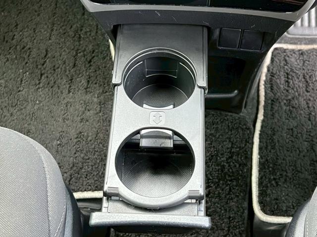 ヴォクシー ＺＳ　煌　純正ナビ・両側電動スライドドア・フルセグＴＶ・バックカメラ・Ｂｌｕｅｔｏｏｔｈ・ＥＴＣ・ドライブレコーダー・オートライト・スマートキー・アイドリングストップ・純正アルミホイール・クルコン（27枚目）