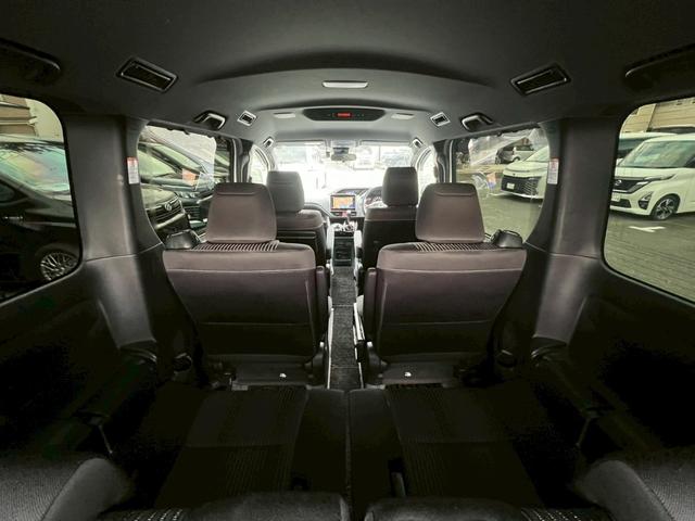 ヴォクシー ＺＳ　煌　純正ナビ・両側電動スライドドア・フルセグＴＶ・バックカメラ・Ｂｌｕｅｔｏｏｔｈ・ＥＴＣ・ドライブレコーダー・オートライト・スマートキー・アイドリングストップ・純正アルミホイール・クルコン（28枚目）