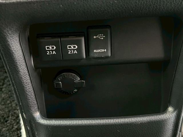 ヴォクシー ＺＳ　煌　両側電動スライドドア・フリップダウンモニター・フルセグＴＶ・バックカメラ・Ｂｌｕｅｔｏｏｔｈ・ドライブレコーダー・ＥＴＣ・クルーズコントロール・アイドリングストップ・オートライト（11枚目）