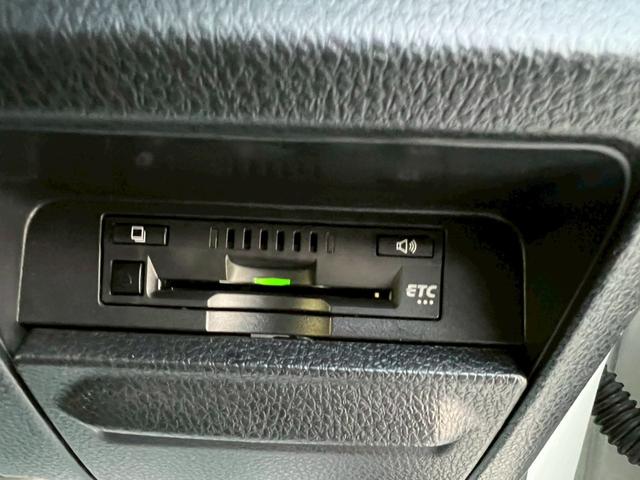 ヴォクシー ＺＳ　煌　両側電動スライドドア・フリップダウンモニター・フルセグＴＶ・バックカメラ・Ｂｌｕｅｔｏｏｔｈ・ドライブレコーダー・ＥＴＣ・クルーズコントロール・アイドリングストップ・オートライト（20枚目）