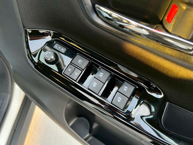 ヴォクシー ＺＳ　煌　両側電動スライドドア・フリップダウンモニター・フルセグＴＶ・バックカメラ・Ｂｌｕｅｔｏｏｔｈ・ドライブレコーダー・ＥＴＣ・クルーズコントロール・アイドリングストップ・オートライト（22枚目）
