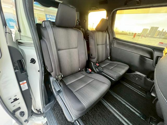 ヴォクシー ＺＳ　煌　両側電動スライドドア・フリップダウンモニター・フルセグＴＶ・バックカメラ・Ｂｌｕｅｔｏｏｔｈ・ドライブレコーダー・ＥＴＣ・クルーズコントロール・アイドリングストップ・オートライト（30枚目）