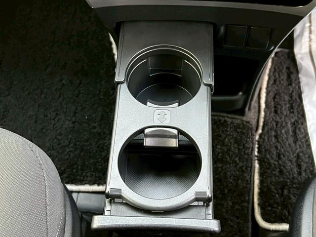 ヴォクシー ＺＳ　煌　両側電動スライドドア・フリップダウンモニター・フルセグＴＶ・バックカメラ・Ｂｌｕｅｔｏｏｔｈ・ドライブレコーダー・ＥＴＣ・クルーズコントロール・アイドリングストップ・オートライト（32枚目）