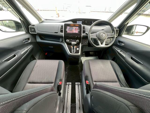 セレナ ハイウェイスター　両側パワースライドドア・後部座席エアコン・クルーズコントロール・プッシュスタート・地デジ対応ナビ・ＥＴＣ・バックモニター・３列シート・ＢｌｕｅｔｏｏｔｈＡｕｄｉｏ対応・パーキングアシスト（6枚目）