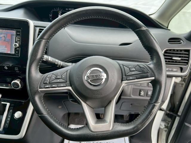 セレナ ハイウェイスター　両側パワースライドドア・後部座席エアコン・クルーズコントロール・プッシュスタート・地デジ対応ナビ・ＥＴＣ・バックモニター・３列シート・ＢｌｕｅｔｏｏｔｈＡｕｄｉｏ対応・パーキングアシスト（27枚目）