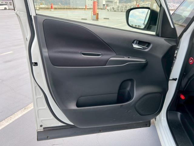 セレナ ハイウェイスター　両側パワースライドドア・後部座席エアコン・クルーズコントロール・プッシュスタート・地デジ対応ナビ・ＥＴＣ・バックモニター・３列シート・ＢｌｕｅｔｏｏｔｈＡｕｄｉｏ対応・パーキングアシスト（28枚目）