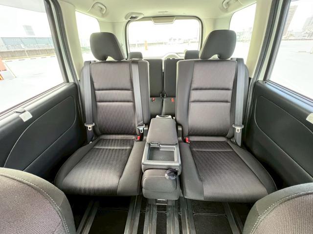 セレナ ハイウェイスター　両側パワースライドドア・後部座席エアコン・クルーズコントロール・プッシュスタート・地デジ対応ナビ・ＥＴＣ・バックモニター・３列シート・ＢｌｕｅｔｏｏｔｈＡｕｄｉｏ対応・パーキングアシスト（29枚目）