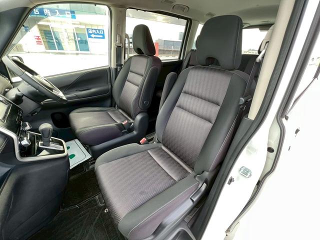 セレナ ハイウェイスター　両側パワースライドドア・後部座席エアコン・クルーズコントロール・プッシュスタート・地デジ対応ナビ・ＥＴＣ・バックモニター・３列シート・ＢｌｕｅｔｏｏｔｈＡｕｄｉｏ対応・パーキングアシスト（32枚目）