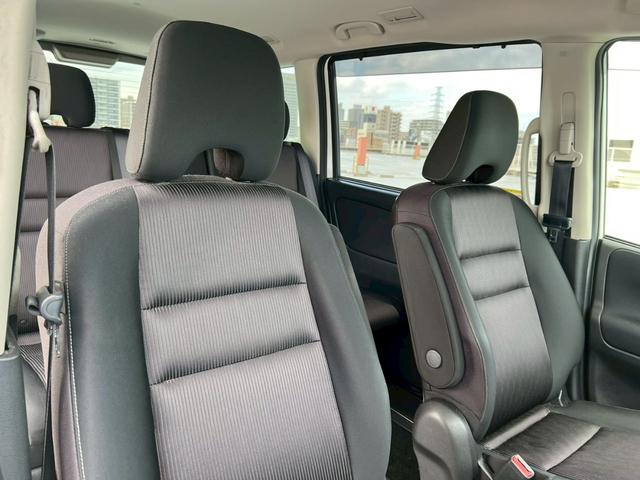 セレナ ハイウェイスター　両側パワースライドドア・後部座席エアコン・クルーズコントロール・プッシュスタート・地デジ対応ナビ・ＥＴＣ・バックモニター・３列シート・ＢｌｕｅｔｏｏｔｈＡｕｄｉｏ対応・パーキングアシスト（37枚目）