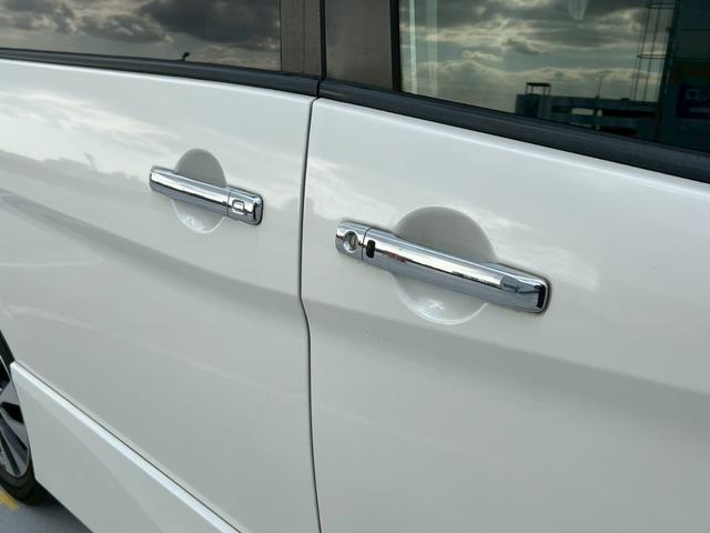 セレナ ハイウェイスター　両側パワースライドドア・後部座席エアコン・クルーズコントロール・プッシュスタート・地デジ対応ナビ・ＥＴＣ・バックモニター・３列シート・ＢｌｕｅｔｏｏｔｈＡｕｄｉｏ対応・パーキングアシスト（74枚目）