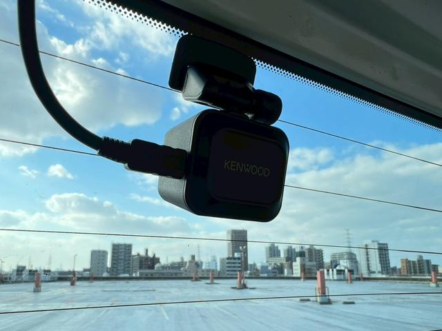 セレナ ハイウェイスター　Ｖセレクション　両側パワースライドドア・バックカメラ・インテリキー・ドライブレコーダー・ＥＴＣ・Ｂｌｕｅｔｏｏｔｈオーディオ対応・オートエアコン・純正アルミホイール・リヤエアコン・オートライト・オートエアコン（8枚目）