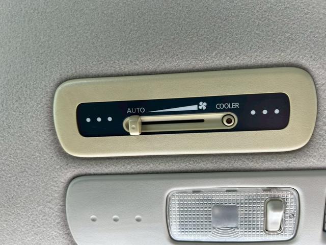 セレナ ハイウェイスター　Ｖセレクション　両側パワースライドドア・バックカメラ・インテリキー・ドライブレコーダー・ＥＴＣ・Ｂｌｕｅｔｏｏｔｈオーディオ対応・オートエアコン・純正アルミホイール・リヤエアコン・オートライト・オートエアコン（13枚目）