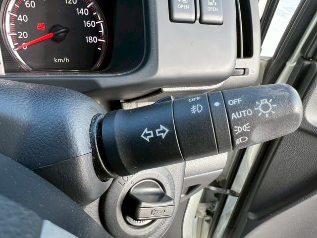 セレナ ハイウェイスター　Ｖセレクション　両側パワースライドドア・バックカメラ・インテリキー・ドライブレコーダー・ＥＴＣ・Ｂｌｕｅｔｏｏｔｈオーディオ対応・オートエアコン・純正アルミホイール・リヤエアコン・オートライト・オートエアコン（24枚目）