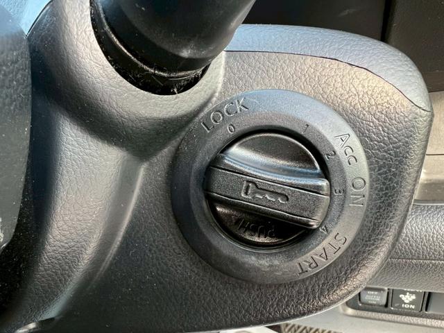 セレナ ハイウェイスター　Ｖセレクション　両側パワースライドドア・バックカメラ・インテリキー・ドライブレコーダー・ＥＴＣ・Ｂｌｕｅｔｏｏｔｈオーディオ対応・オートエアコン・純正アルミホイール・リヤエアコン・オートライト・オートエアコン（25枚目）