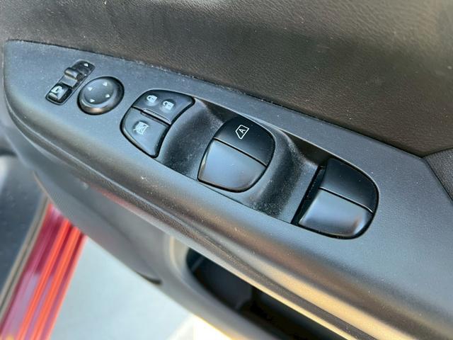 セレナ ハイウェイスター Vセレクション 全方位カメラ・地デジ対応ナビ・バックカメラ・BluetoothAudio対応・ETC・クルーズコントロール・両側パワースライドドア・後部座席エアコン・アイドリングストップ・インテリキー・(27枚目)