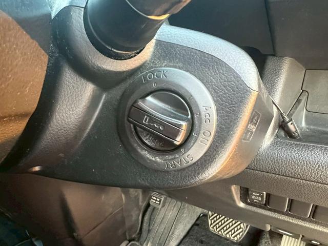 セレナ ハイウェイスター 地デジ対応純正ナビ・バックカメラ・ビルトインETC・両側パワースライドドア・インテリキー・純正アルミホイール・ディスチャージヘッドライト・オートエアコン・オートライト・(16枚目)