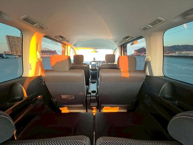 セレナ ハイウェイスター 地デジ対応純正ナビ・バックカメラ・ビルトインETC・両側パワースライドドア・インテリキー・純正アルミホイール・ディスチャージヘッドライト・オートエアコン・オートライト・(26枚目)