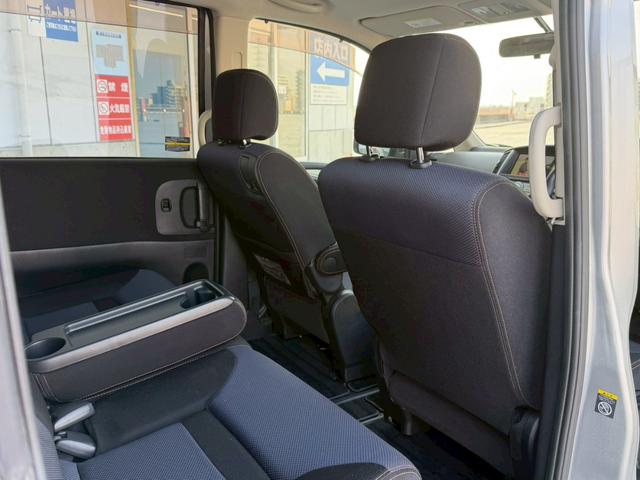 セレナ ハイウェイスター Vセレクション バックカメラ・地デジ対応ナビ・インテリジェントキー・3列シート・両側パワースライドドア・ビルトインETC・バイキセノンライト・バックガイドモニター・後部座席エアコン(8枚目)