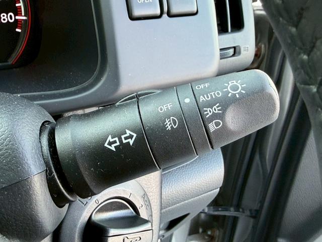 セレナ ハイウェイスター Vセレクション バックカメラ・地デジ対応ナビ・インテリジェントキー・3列シート・両側パワースライドドア・ビルトインETC・バイキセノンライト・バックガイドモニター・後部座席エアコン(11枚目)