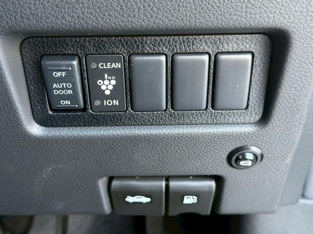 セレナ ハイウェイスター Vセレクション バックカメラ・地デジ対応ナビ・インテリジェントキー・3列シート・両側パワースライドドア・ビルトインETC・バイキセノンライト・バックガイドモニター・後部座席エアコン(22枚目)