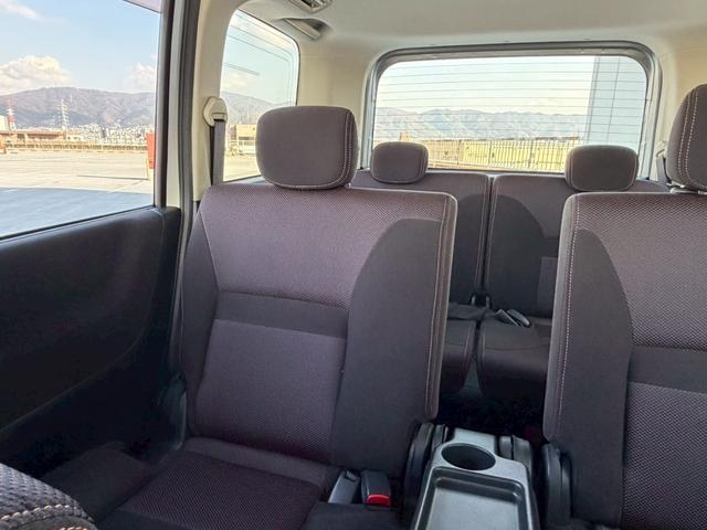 セレナ ハイウェイスター Vセレクション バックカメラ・地デジ対応ナビ・インテリジェントキー・3列シート・両側パワースライドドア・ビルトインETC・バイキセノンライト・バックガイドモニター・後部座席エアコン(25枚目)