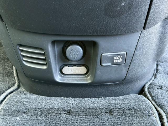 セレナ ハイウェイスター Vセレクション バックカメラ・地デジ対応ナビ・インテリジェントキー・3列シート・両側パワースライドドア・ビルトインETC・バイキセノンライト・バックガイドモニター・後部座席エアコン(30枚目)