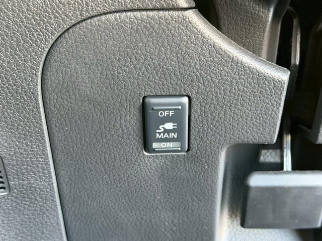 セレナ ハイウェイスター Vセレクション バックカメラ・地デジ対応ナビ・インテリジェントキー・3列シート・両側パワースライドドア・ビルトインETC・バイキセノンライト・バックガイドモニター・後部座席エアコン(37枚目)