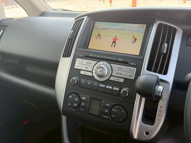 セレナ ハイウェイスター Vセレクション バックカメラ・地デジ対応ナビ・インテリジェントキー・3列シート・両側パワースライドドア・ビルトインETC・バイキセノンライト・バックガイドモニター・後部座席エアコン(38枚目)