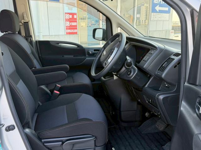 セレナ ハイウェイスター Vセレクション バックカメラ・地デジ対応ナビ・インテリジェントキー・3列シート・両側パワースライドドア・ビルトインETC・バイキセノンライト・バックガイドモニター・後部座席エアコン(41枚目)