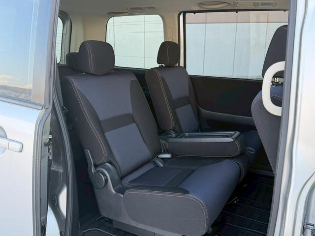 セレナ ハイウェイスター Vセレクション バックカメラ・地デジ対応ナビ・インテリジェントキー・3列シート・両側パワースライドドア・ビルトインETC・バイキセノンライト・バックガイドモニター・後部座席エアコン(45枚目)