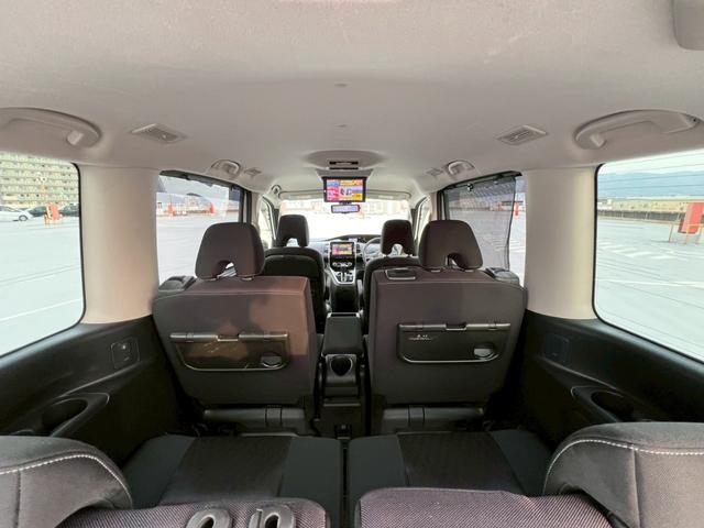 セレナ ハイウェイスター Vセレクション ビルトインETC・両側パワースライドドア・地デジ対応ナビ・バックカメラ・スマートキー・プッシュスタート・3列シート・ドライブレコーダー・前期型・LEDヘッドランプ・クルーズコントロール(7枚目)