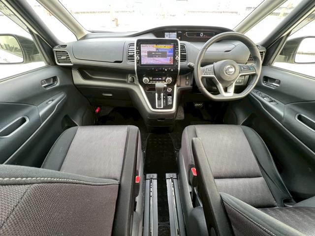 セレナ ハイウェイスター Vセレクション ビルトインETC・両側パワースライドドア・地デジ対応ナビ・バックカメラ・スマートキー・プッシュスタート・3列シート・ドライブレコーダー・前期型・LEDヘッドランプ・クルーズコントロール(14枚目)