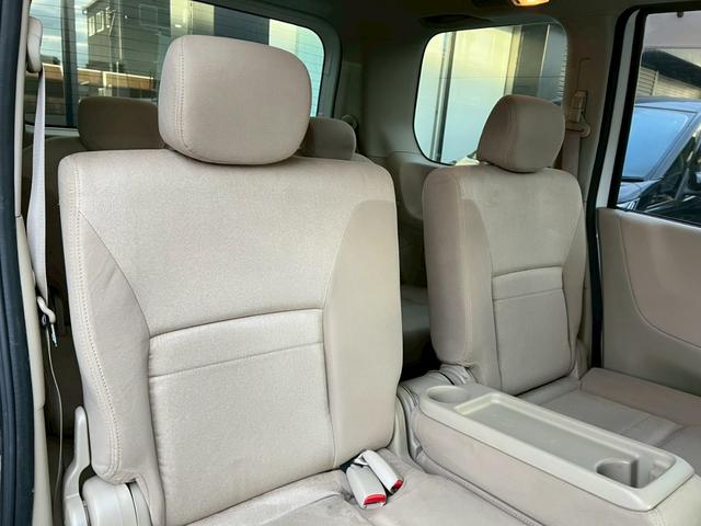 セレナ 20G 両側電動スライドドア・ETC・バックカメラ・スマートキー・電動格納ミラー・ウォークスルー・フォグランプ・盗難防止装置・アルミホイール・ABS・ディスチャージヘッドライト・オートライト・フルフラット(17枚目)